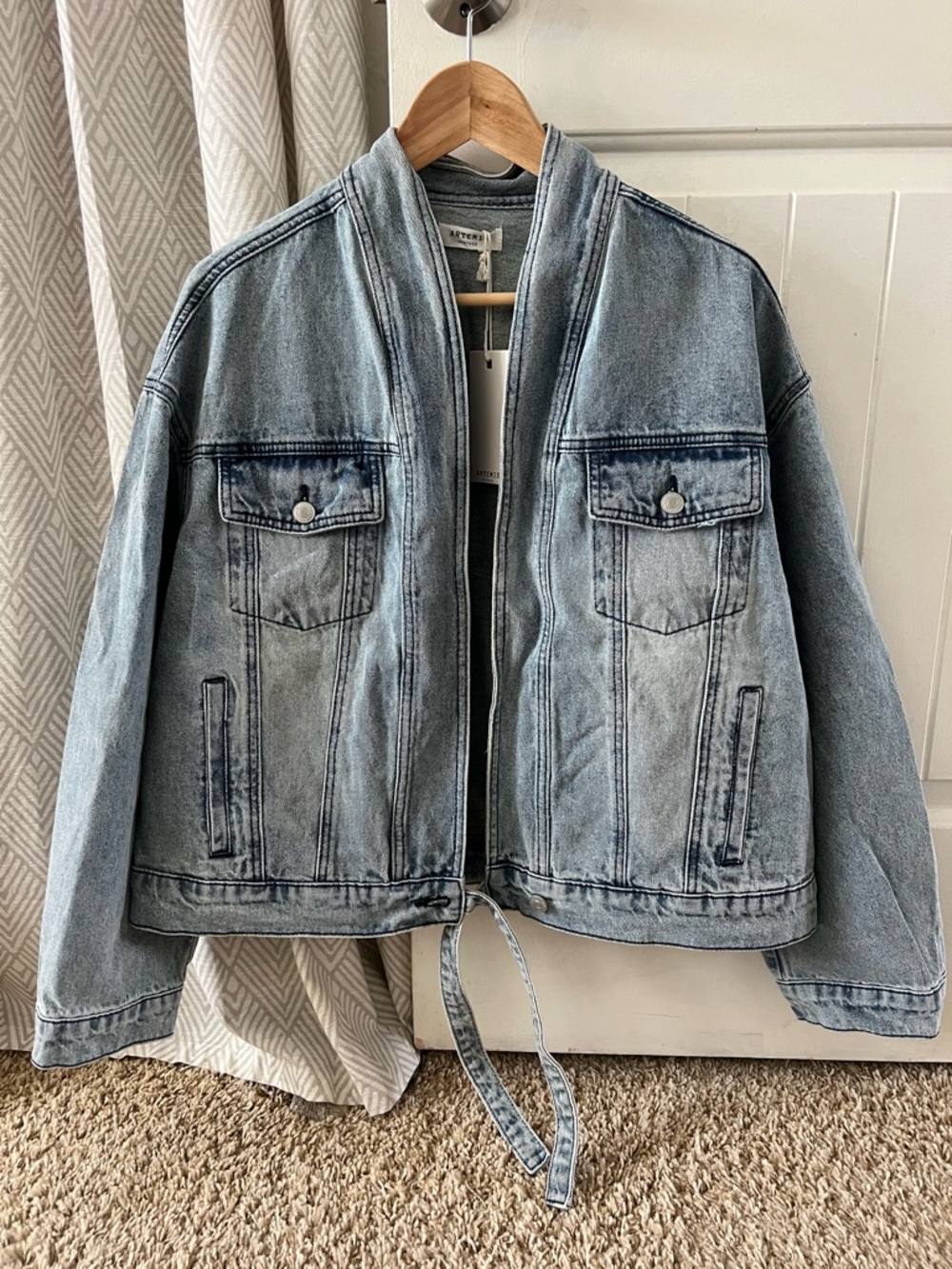 Artemis Vintage Cropped Tie Waist Light Wash Denim Jacket Western Style Large